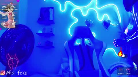 Snapshot of miaa_foxx_ chatting on 02-17-25, 03:15 Mia online show from 02-17-25, 03:15