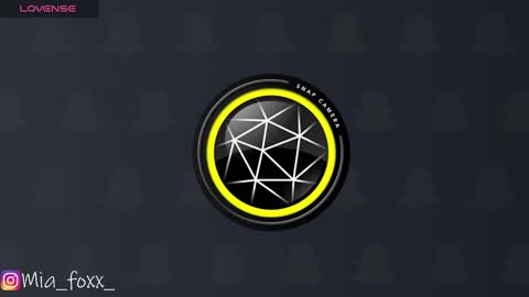 Snapshot of miaa_foxx_ chatting on 02-27-25, 01:27 Mia online show from 02-27-25, 01:27