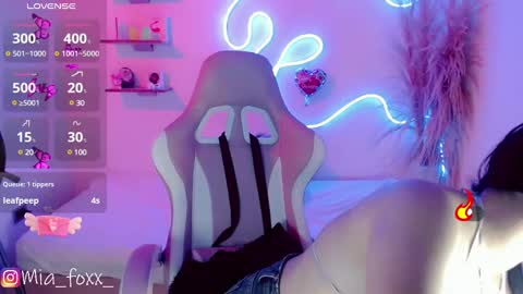 Snapshot of miaa_foxx_ chatting on 03-04-25, 09:22 Mia online show from 03-04-25, 09:22