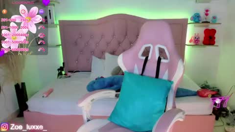 Mia online show from 05-08-26, 10:04