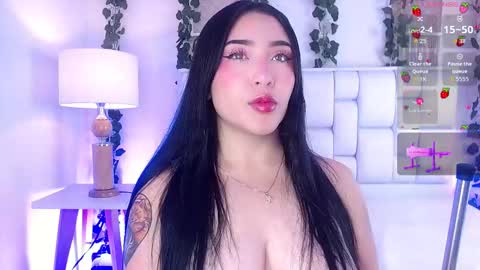 Snapshot of miaa_gh1 chatting on 09-12-25, 11:54 Mia online show from 09-12-25, 11:54