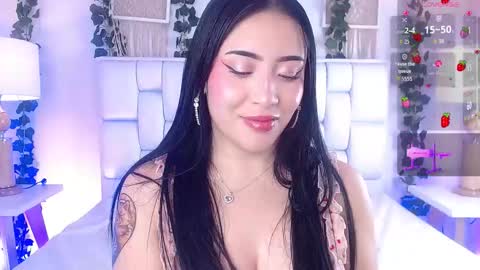 Snapshot of miaa_gh1 chatting on 10-05-25, 11:52 Mia online show from 10-05-25, 11:52