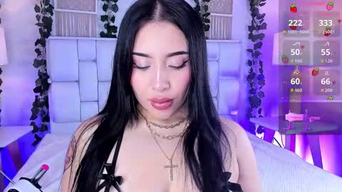 Snapshot of miaa_gh1 chatting on 12-05-25, 11:41 Mia online show from 12-05-25, 11:41