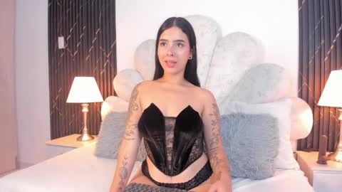 Mia online show from 05-23-26, 05:39