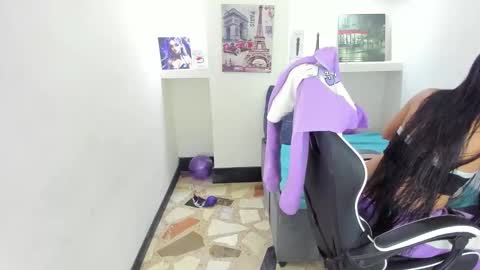       online show from 10-10-25, 01:10