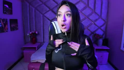 Snapshot of miaa_thopmson chatting on 12-17-25, 04:57 Miaa online show from 12-17-25, 04:57