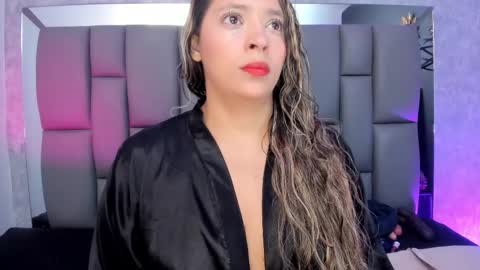 Mia online show from 02-14-25, 12:03