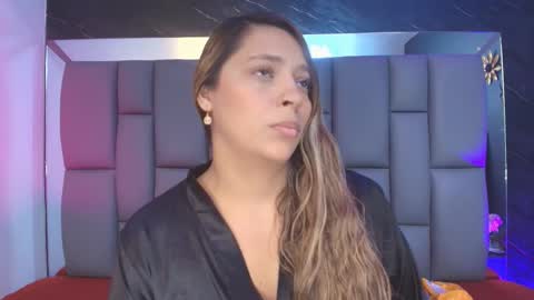 Mia online show from 10-17-25, 12:08