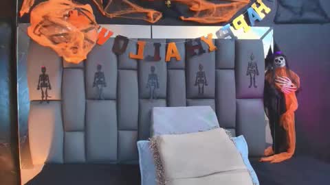 Mia online show from 10-20-25, 12:05