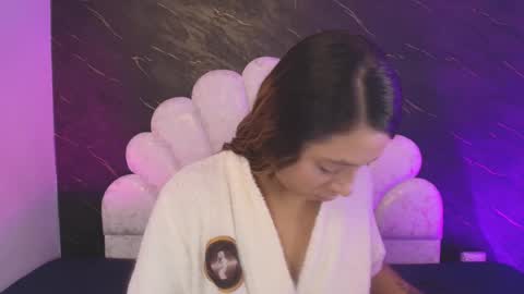 Mia online show from 05-01-26, 12:10