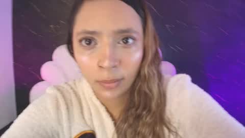 Mia online show from 05-05-26, 12:02
