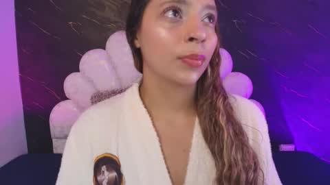 Mia online show from 05-06-26, 12:10