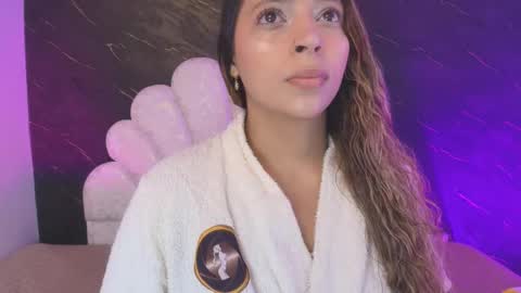 Mia online show from 05-15-26, 12:01