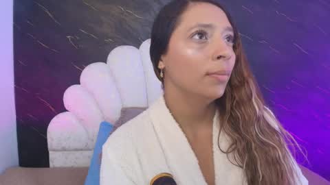 Mia online show from 06-09-26, 12:06