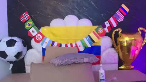 Mia online show from 07-01-26, 12:07