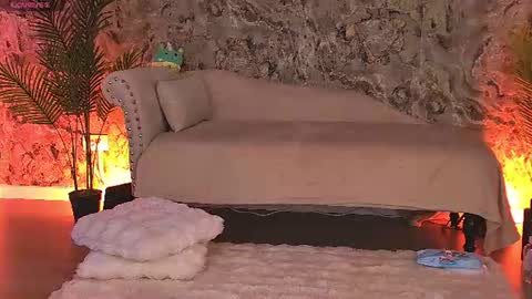 miaaddisonnn online show from 06-19-26, 02:21
