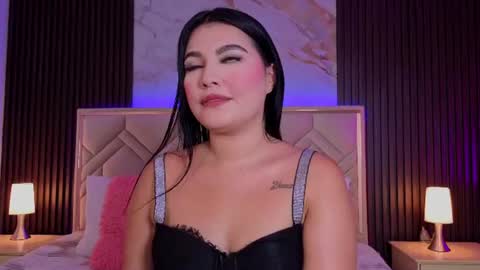 Snapshot of miaafarrel chatting on 07-24-26, 06:50 Miaa Farrel online show from 07-24-26, 06:50