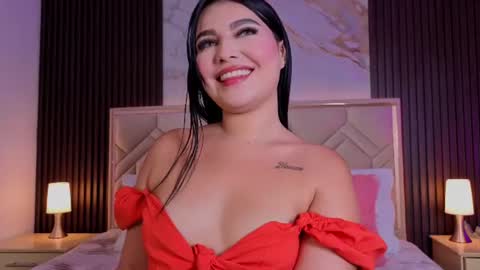 Snapshot of miaafarrel chatting on 07-25-26, 06:49 Miaa Farrel online show from 07-25-26, 06:49