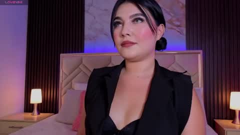 Snapshot of miaafarrel chatting on 07-28-26, 07:15 Miaa Farrel online show from 07-28-26, 07:15