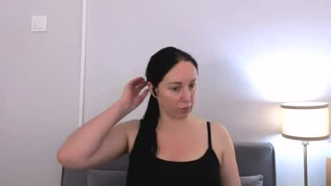 Mia online show from 07-28-26, 11:17
