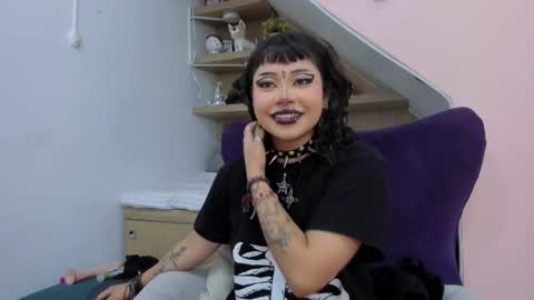 Mia online show from 01-24-25, 12:31