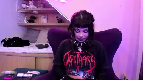 Mia online show from 02-01-25, 06:40