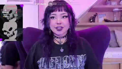 Mia online show from 09-11-25, 03:28