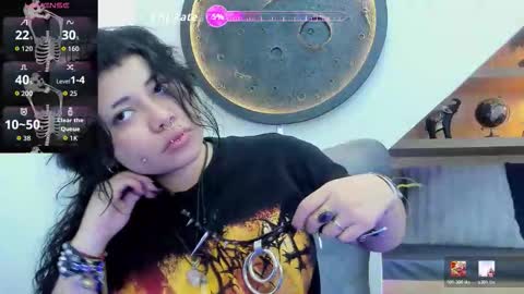 Mia online show from 02-18-26, 12:34