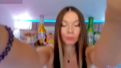 Mia online show from 09-20-25, 07:37