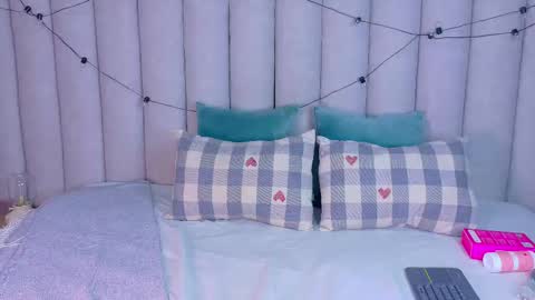 miaanderson__ online show from 12-16-25, 07:41