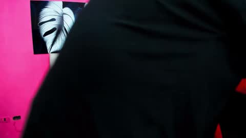 Mia - Teylor online show from 12-20-25, 07:21