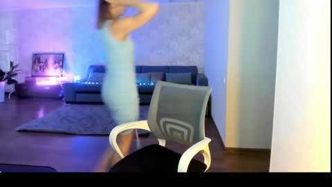 Mia online show from 07-23-26, 04:21