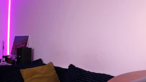 Snapshot of miabellee_ chatting on 07-05-26, 10:06 mia online show from 07-05-26, 10:06