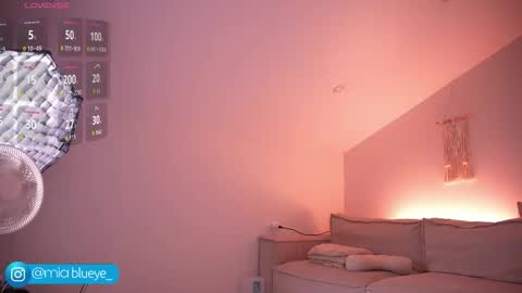 miablueye online show from 09-16-25, 05:03