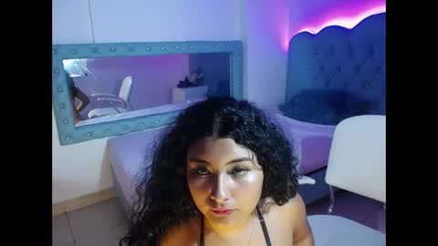 Mia Botia online show from 01-15-26, 07:13