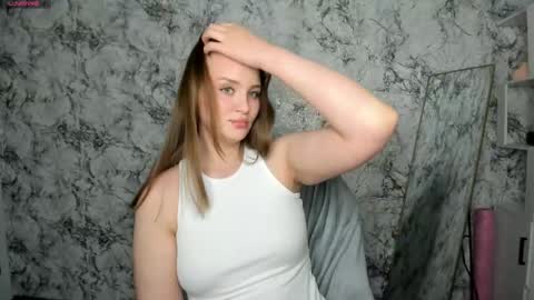 Snapshot of miabrian chatting on 04-27-26, 07:23 Mia online show from 04-27-26, 07:23