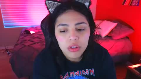 Mia online show from 12-25-24, 12:05