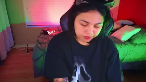 Mia online show from 12-26-24, 12:25