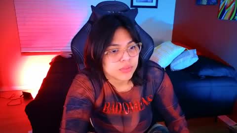 Mia online show from 12-29-24, 02:17