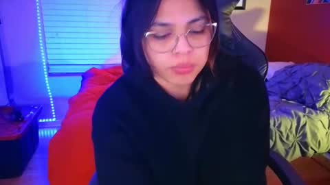 Mia online show from 01-26-25, 06:07