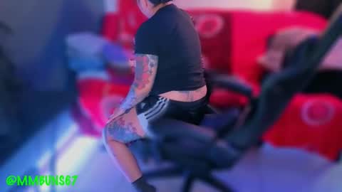 Mia online show from 12-02-25, 01:00