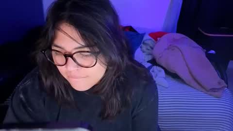 Mia online show from 04-06-26, 03:48