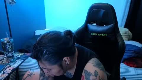 Mia online show from 05-17-26, 02:09