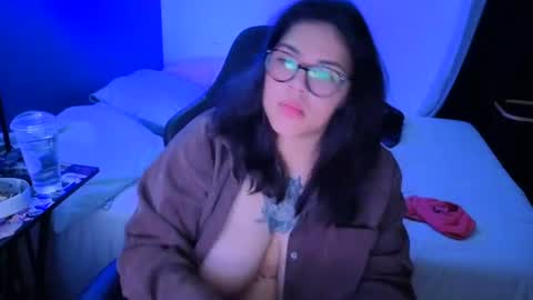 Mia online show from 07-16-26, 01:55
