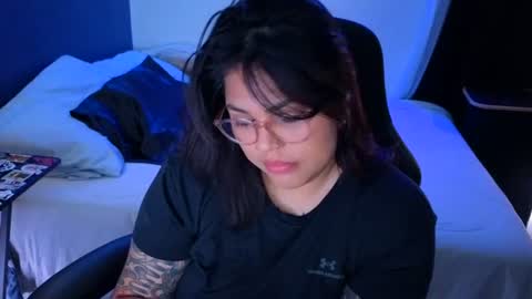 Mia online show from 07-17-26, 01:45