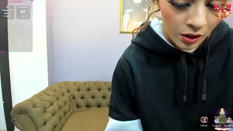 Snapshot of miacarperrlux chatting on 12-22-24, 09:31 MiaCarper online show from 12-22-24, 09:31