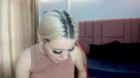 Snapshot of miacarperrlux chatting on 03-17-26, 08:56 MiaCarper online show from 03-17-26, 08:56