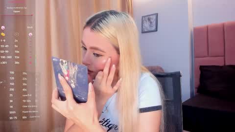 Snapshot of miacarperrlux chatting on 03-30-26, 09:27 MiaCarper online show from 03-30-26, 09:27