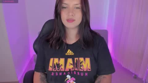 Mia online show from 10-12-25, 09:14