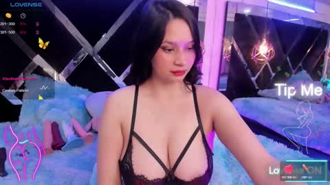 Snapshot of miacharloth chatting on 10-18-25, 01:41 Mia online show from 10-18-25, 01:41